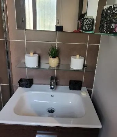 Charmante Maison Avec Jacuzzi Holiday home *